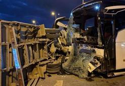 Melikgazi'de yolcu otobüsü ile kamyonet çarpıştı: 5 yaralı