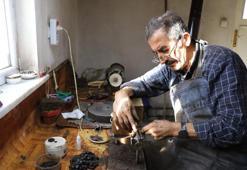 45 yıllık usta Oltu taşı tespihinin sırrını açıkladı: Fazlası değer kaybettirir