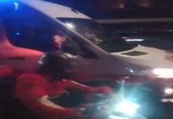 Fırtına motokuryeyi köprüde yakaladı! Ambulans ve metrobüs yetişti