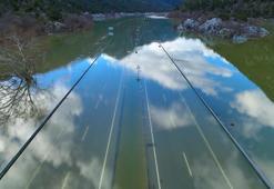 İki ilin birbirine bağlantısı kesildi! Kıyamet filmlerini aratmayan görüntüler