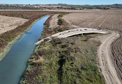 Adana’da kuraklık bitiyor mu? Seyhan Barajı’nda su seviyesi arttı, tarihi köprü suya gömüldü