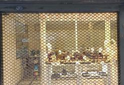 İzmir’de gündüz vakti silahlı soygun girişimi! Kuyumcu böyle engelledi