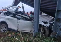 Fındıklı'da feci kaza: Direksiyon hakimiyetini kaybetti bariyerlere ve üst geçidin merdivenlerine çarptı