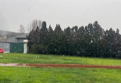 İstanbul'da kar yağışı başladı! Meteoroloji saat verdi: Kuvvetli sağanak ve fırtına geliyor: