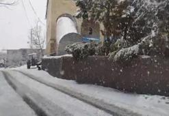 Adana'da kar yağışı etkili oldu