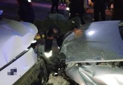 Mardin'de iki otomobil çarpıştı, 3'ü çocuk 6 kişi yaralandı