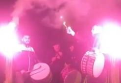 Adana'da ramazan davulcularından marşlı, meşaleli ilk sahur mesaisi