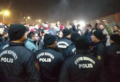 Sivasspor kafilesine taraftarlardan tesislerde protesto