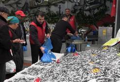 Edirne'de balık fiyatlarında şok düşüş! Fiyatı duyan sıraya girdi