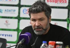 Sakaryaspor Teknik Direktör Hakan Kutlu ile yollarını ayırdıklarını açıkladı