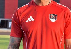 Vanspor'da yapamadı, gittiği takımdan da kovuldu