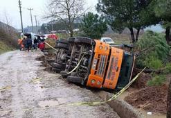 Balıkesir'de beton mikseri ağaçların üzerine devrildi; 1 ölü, 1 yaralı