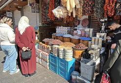 Diyarbakır’da ramazan bereketi: Hurma tezgahları doldu, fiyatlar 900 TL'ye kadar çıkıyor