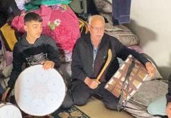 Gaziantepli ramazan davulcusu her yıl Avcılar'a taşınıp vatandaşı sahura kaldırıyor!