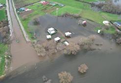 Bursa'da alarma geçildi: Bir mahalle sular altında kaldı! Yüzen evler.. Felaket havadan görüntülendi