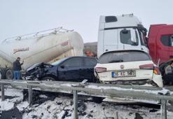 Erzurum'da zincirleme can pazarı: Onlarca araç birbirine girdi