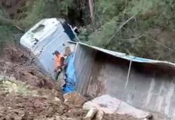 Milas’ta tır şarampole devrildi, 1 kişi yaralandı