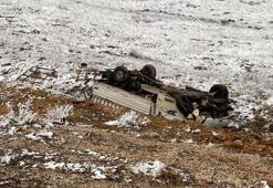 Beyşehir'de şarampole devrilen kamyonetteki 4 kişi yaralandı