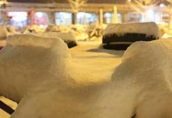 Aksaray Güzelyurt beyaza bürüdü: Kar kalınlığı 14 santimetreye ulaştı