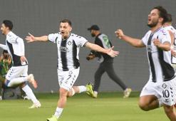 Altay, tarihi rekabette rakibinin önünde yer alıyor