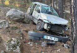 Araç şarampole devrildi 3 kişi yaralandı