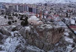 Sivas'ta uçurumun kenarına yapıldı! Ramazan'da vatandaşlar akın ediyor