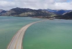 Trafiğe kapatılan yeni Antalya-Konya Karayolu Eynif Ovası'nın son hali dron ile görüntülendi