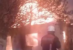 Erdemli'de sobadan çıkan yangın evi kül etti