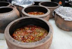 Sabah 9'da başlıyor, iftara kadar durmuyor! Elazığ'da fırınlarda tepsi kuyruğu