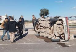 Şanlıurfa-Akçakale karayolunda otomobil devrildi