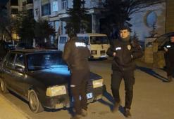 Kornası takılı kalan araç gece yarısı mahalleyi ayağa kaldırdı