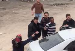 Sakarya Erenler'de hareketli dakikalar: Firariyi vermemek için polise direndiler