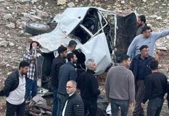 Siirt'te devrilen otomobil hurdaya döndü