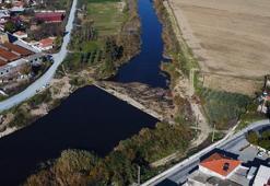 Kemal Sunal’ın İnatçı filmine ev sahipliği yapmıştı! Doğaseverler tarihi taş köprüye dikkat çekti