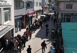 Bursa’da 140 bin TL ödememek için izdiham çıkardılar! Kuyruğun ucu bucağı görünmüyor