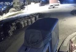 Çarptığı otomobil ters döndü, koşarak olay yerinden kaçtı!