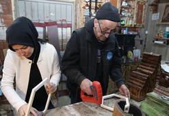 70 yaşından sonra evinin bodrum katını dev üretim merkezine dönüştürdü! En büyük yardımcısı gelini oldu: Her gün sabah 8'de işe koyuluyor!