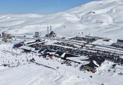 Ara tatil ve Ramazan Bayramı'na hazırlanan Erciyes ziyaretçi rekoru kırdı