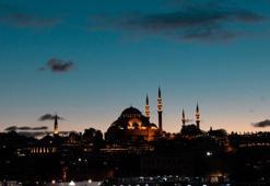 Kadir Gecesi neden bin aydan hayırlıdır? Bu mübarek gecenin diğer tüm gecelerden üstün olmasının dini, tarihi ve manevi sebepleri