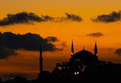 Kadir Gecesi namazı nasıl kılınır ve kaç rekattır? 2026 Kadir Gecesinde kılınması gereken tüm namazlar