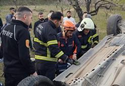 Siirt’te hafif ticari araç şarampole yuvarlandı; baba ve kızı hayatını kaybetti