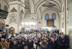 Bursa Ulu Cami'ye bayram namazı için akın ettiler