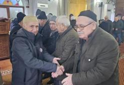 72 yıldır aynı geleneği sürdürüyorlar! Uzun kuyruklar oluştu
