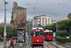 Antalya'da tramvay tehlikesi büyüyor! Kale Kapısının yıkılma riski belediyeyi harekete geçirdi