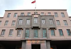 MSB: Katar'da düşen helikopterde 3 Türk şehit oldu