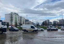 Diyarbakır’da sağanak! Yollar göle döndü