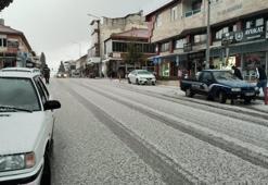 Denizli’ye mart ayında kar düştü! Beyaz örtü oluştu