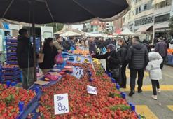 Kilosu 80 TL’yi gören tezgaha koştu! Bursa’dan gelen lezzet kapış kapış gitti