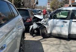 Kırklareli'nde ticari araç park halindeki otomobillere çarptı