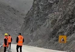Van-Yüksekova kara yolu heyelan riski nedeniyle gece trafiğe kapatılacak